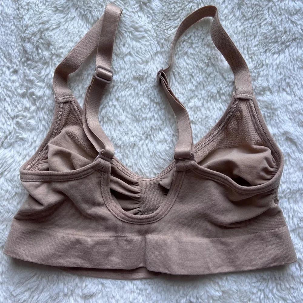 SKIMS Women's Ribbed Ruched Bralette Seamless Adjustable Straps Tan Size Small - Picture 3 of 8